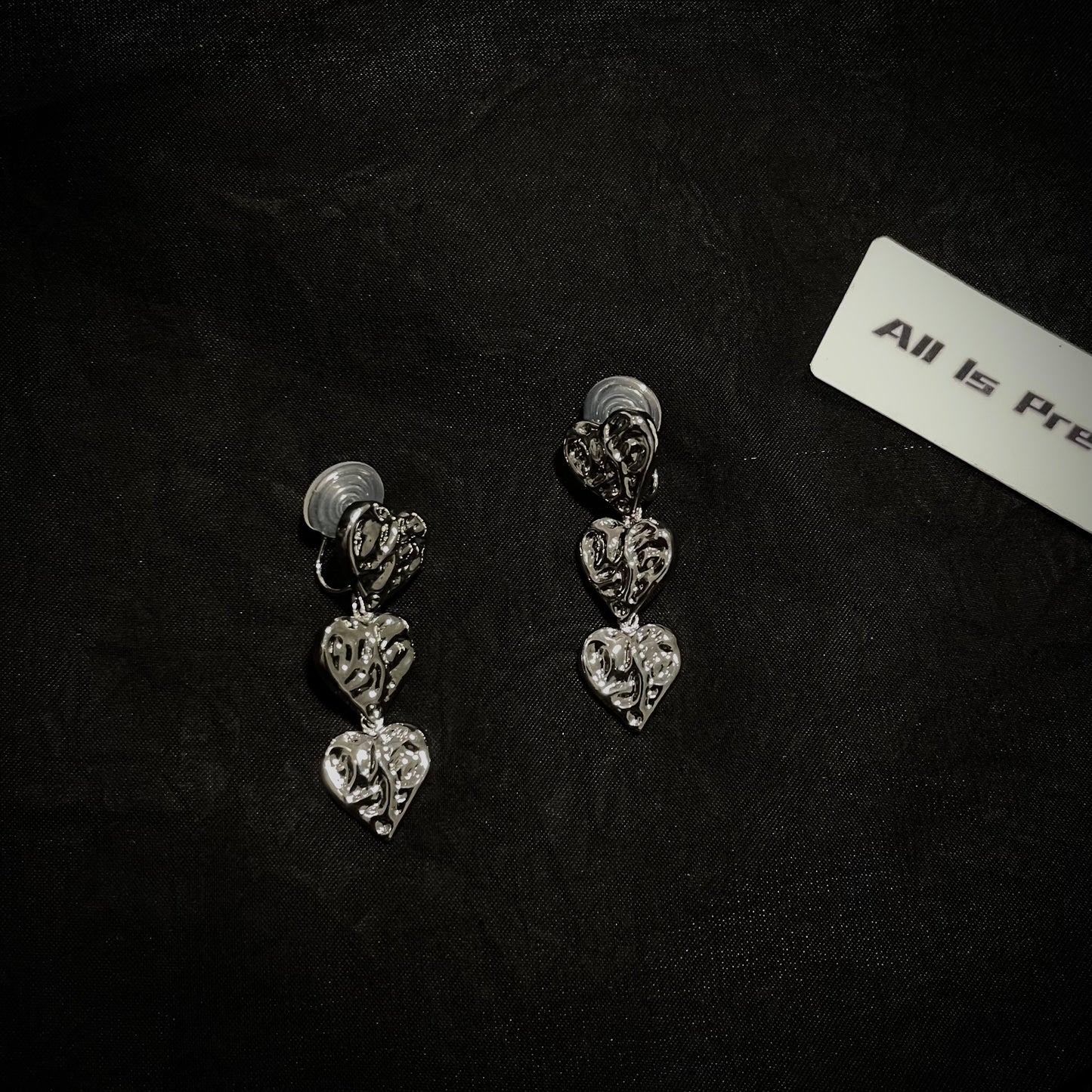 Textured hearts clip-on earrings