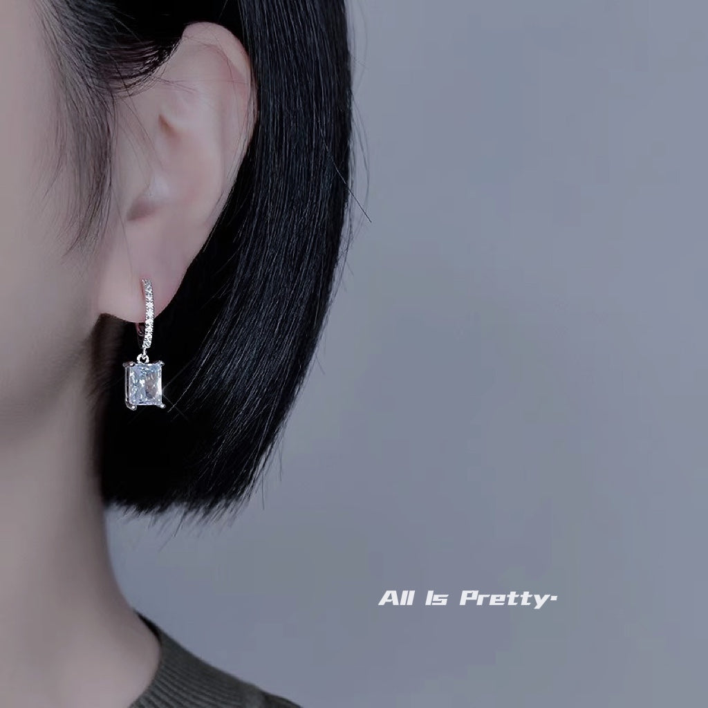 Crystal dropped clip-on earrings