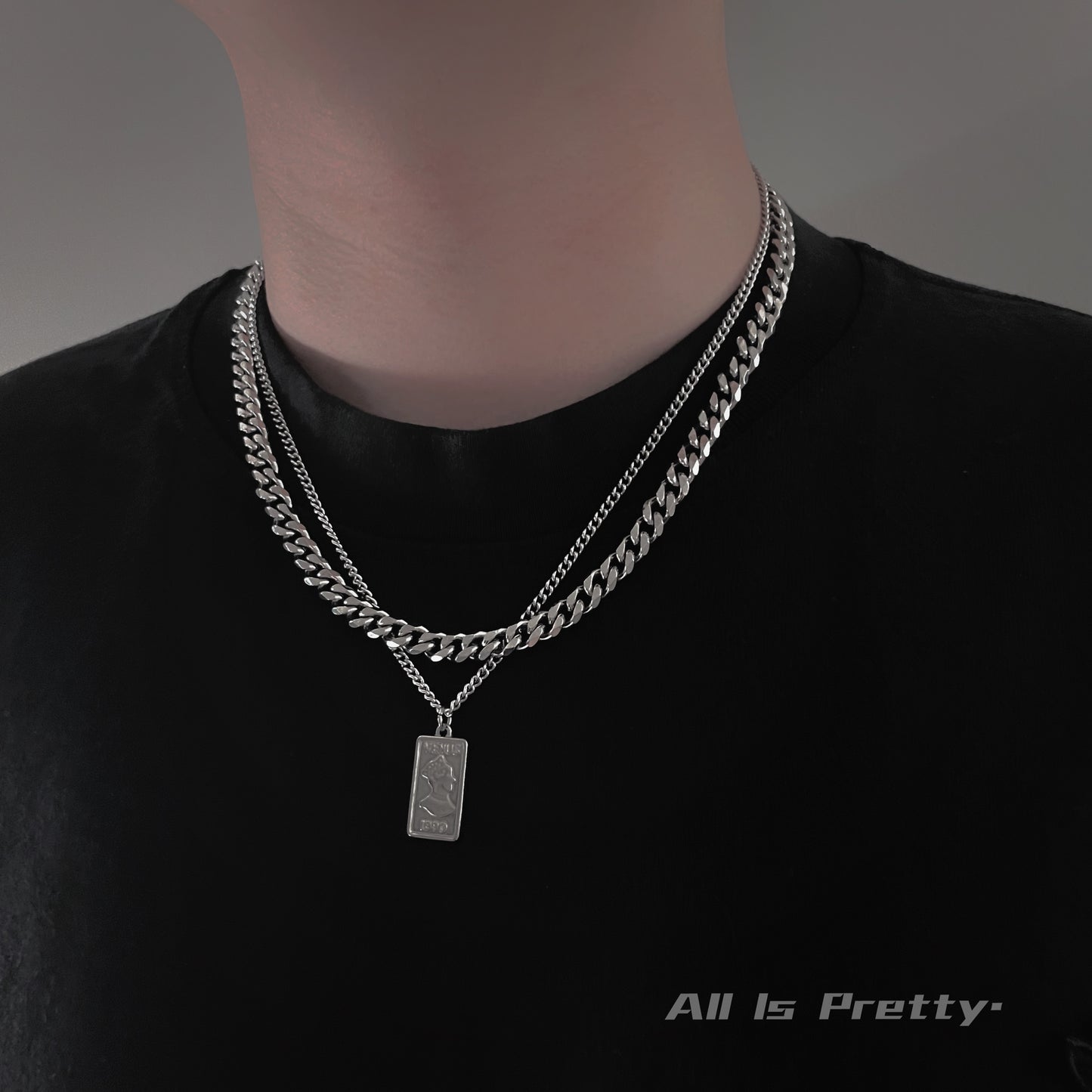 Double layered King pendant necklace